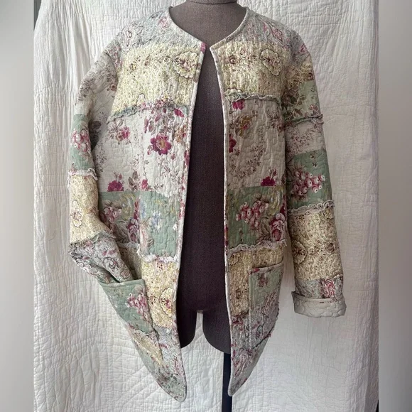 Heirloom Rose #1 - Handmade Quilted Jacket - Picture 4 of 4